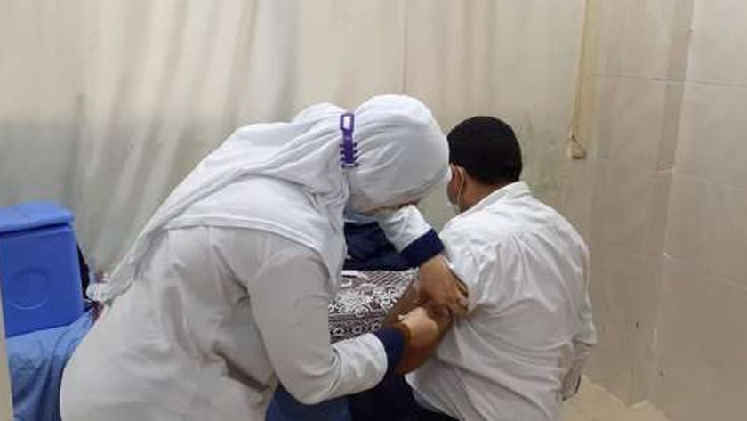 التطعيم في جامعة بنها